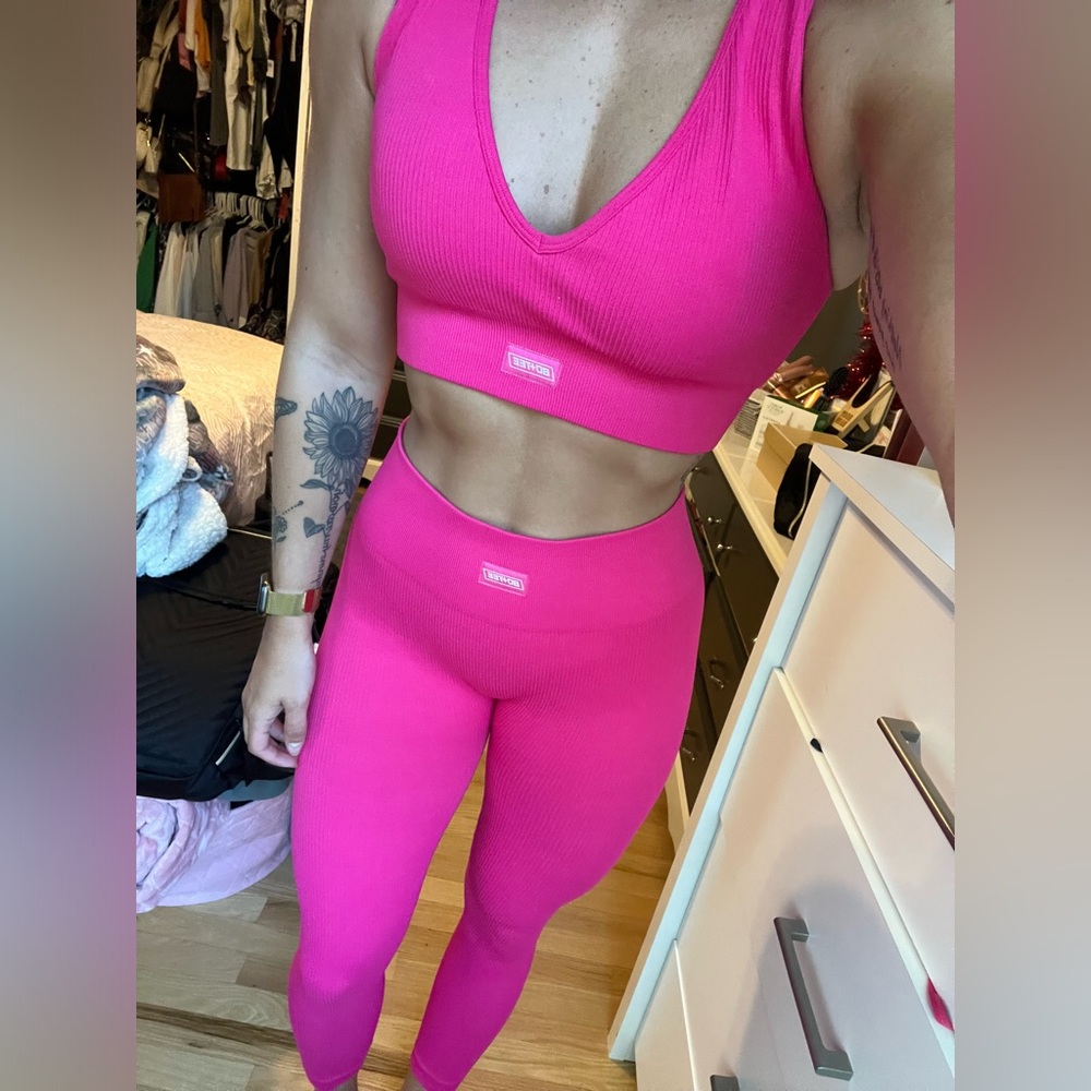 BO+TEE Hot Pink workout set, size Medium